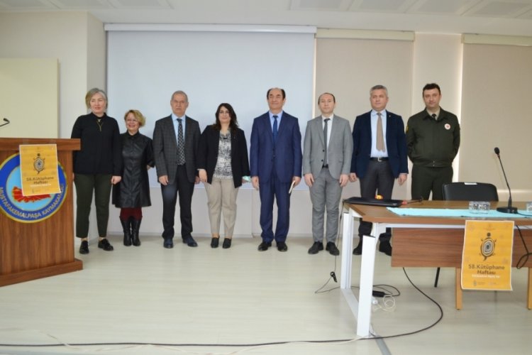 Bursa'da 30 binden fazla kitap okuyucuları bekliyor