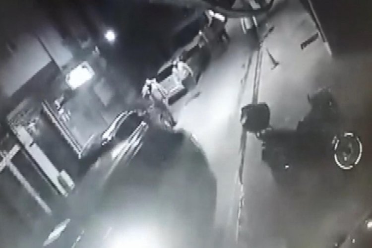 İstanbul'da kavgada i&ccedil;inde 7 bin lira olan montu &ccedil;alındı