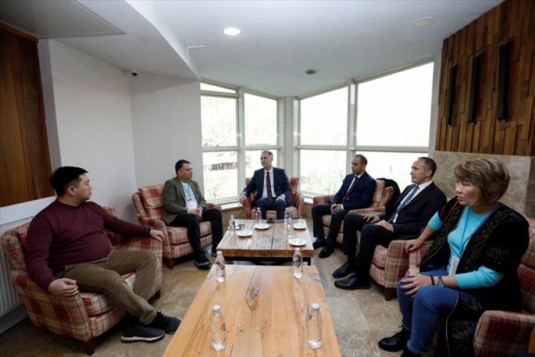 Başkan Taban Kazakistanlı Gazetecileri Oylat'ta Ağırladı