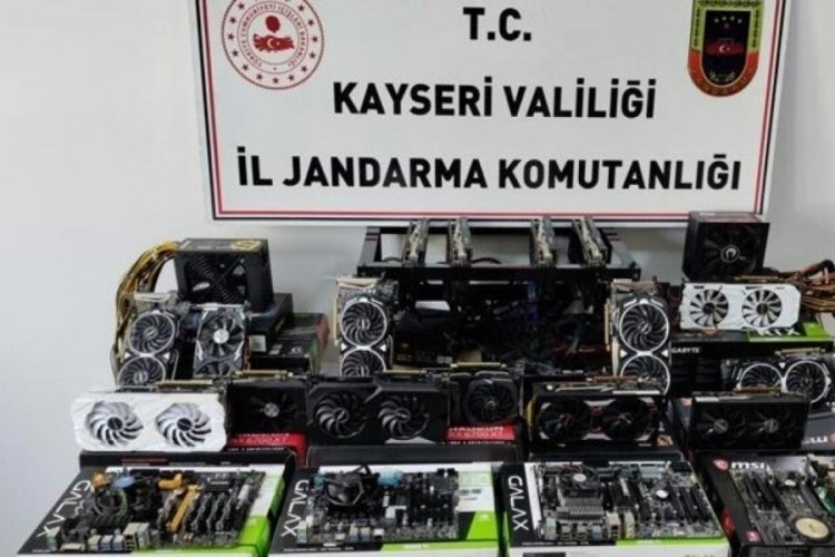 Ka&ccedil;ak kripto para &uuml;retimi yapan 2 şahıs yakalandı