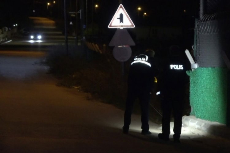Restoran bek&ccedil;isi kendisini polis olarak tanıtıp...