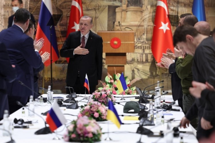 D&uuml;nyanın g&ouml;z&uuml; T&uuml;rkiye'de! "Erdoğan bunu başarırsa..."
