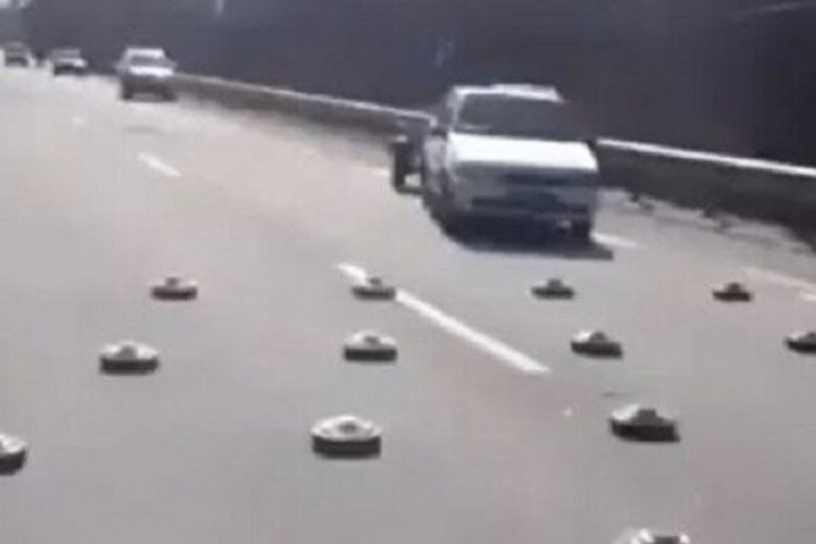 Ukrayna'da ara&ccedil;larıyla mayınların &uuml;zerinden ge&ccedil;tiler