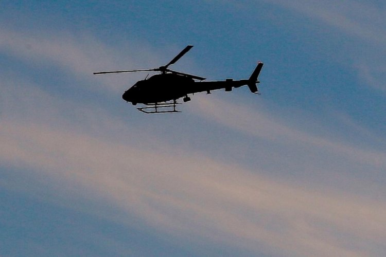 İki helikopterden biri d&uuml;şt&uuml;