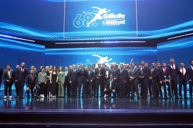 Yılın sporcuları &ouml;d&uuml;llendirildi