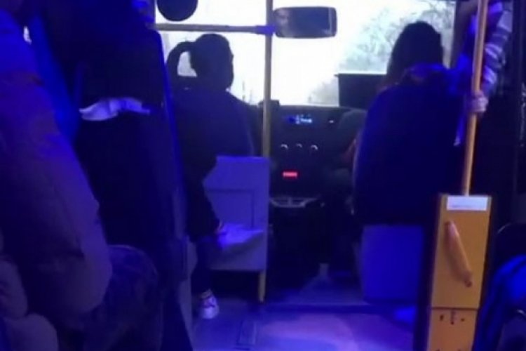 İstanbul'da minib&uuml;s şof&ouml;r&uuml;nden hamile yolcuya azar