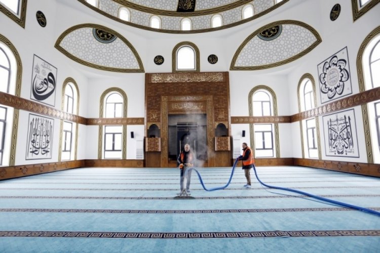 Bursa İneg&ouml;l'de camiler ramazana hazır