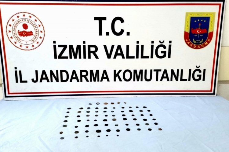 İzmir'de tarihi eser ş&uuml;phelilerine g&ouml;zaltı