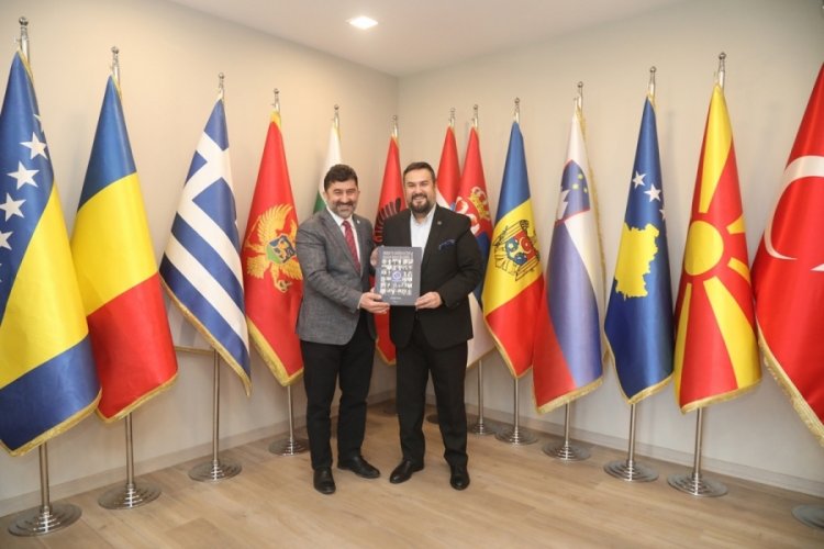 BT&Uuml; ekibinden BALKANT&Uuml;RK Eğitim Vakfı'na ziyaret