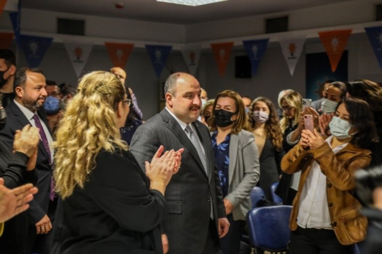 Mustafa Varank: İhracatımızın y&uuml;zde 90'ını sanayi &uuml;r&uuml;nleri oluşturuyor