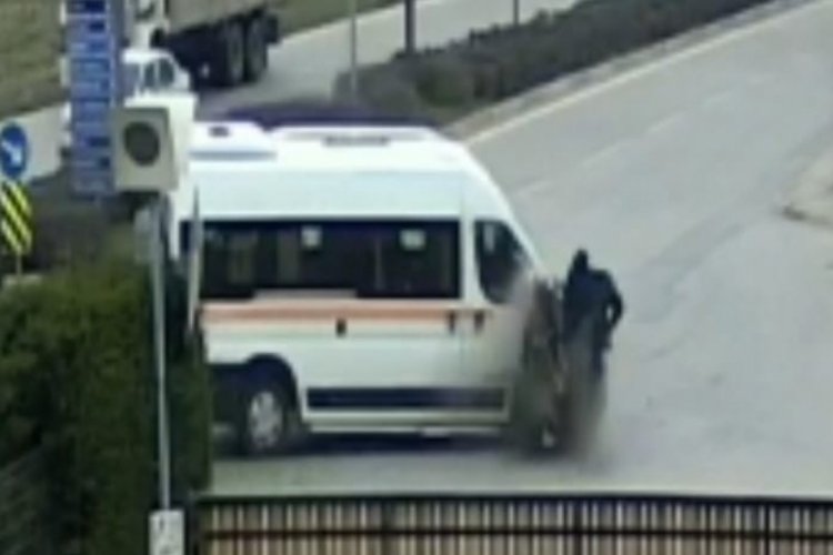 Bursa'da motosikletin s&uuml;r&uuml;c&uuml;s&uuml; b&ouml;yle havalandı