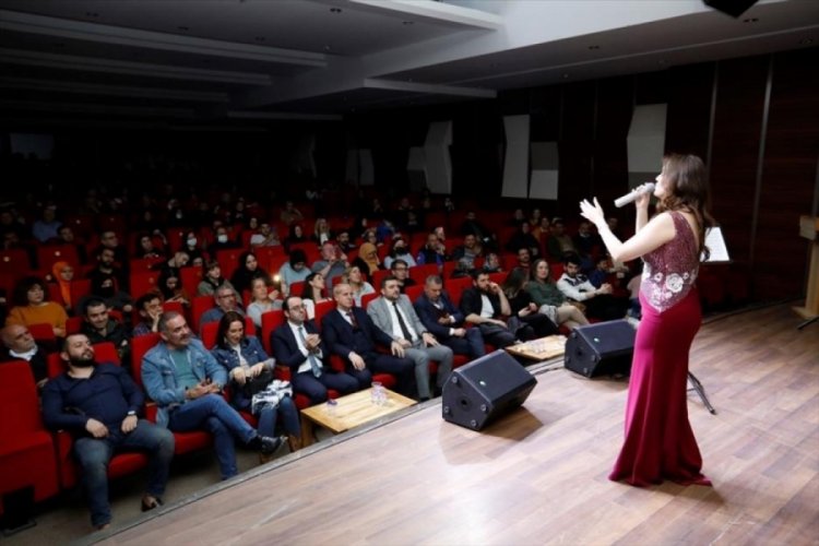 Bursa'da T&uuml;rk Halk M&uuml;ziği'nin g&uuml;&ccedil;l&uuml; sesinden harika konser