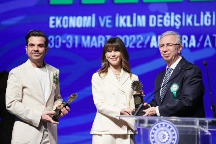 &Uuml;nl&uuml; oyuncu Beren Saat: Eleştirince k&ouml;pr&uuml;lere, yollara bak dediler