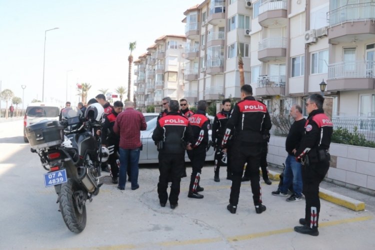Antalya'da komşusunu yaralayan emekli polis, adliyede