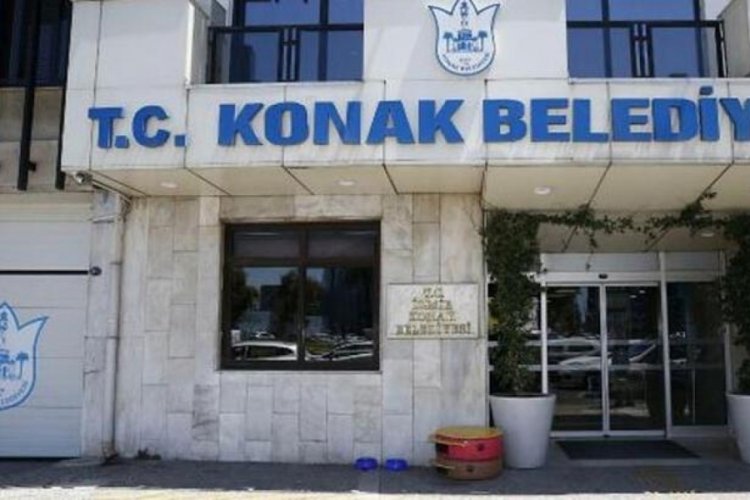 İzmir'de 4 belediye &ccedil;alışanına 'r&uuml;şvet' g&ouml;zaltısı