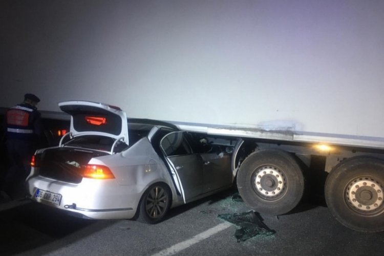 Emekli emniyet m&uuml;d&uuml;r&uuml; ve oğlunun &ouml;ld&uuml;ğ&uuml; kazada şof&ouml;re tahliye