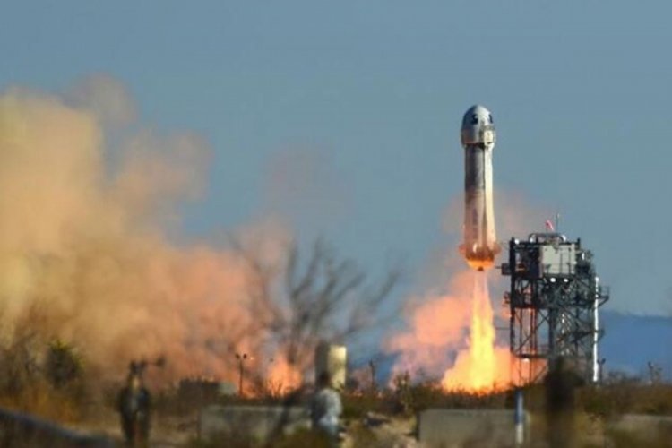 6 kişinin uzay yolculuğu başlıyor