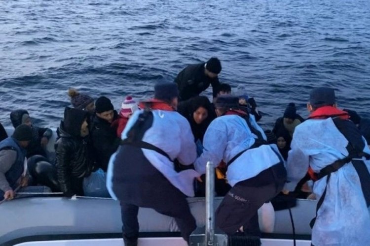 &Ccedil;anakkale'de 39 d&uuml;zensiz g&ouml;&ccedil;men kurtarıldı