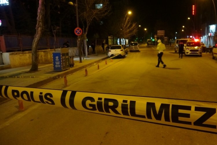Cadde ortasında silahlı kavga: 2 yaralı