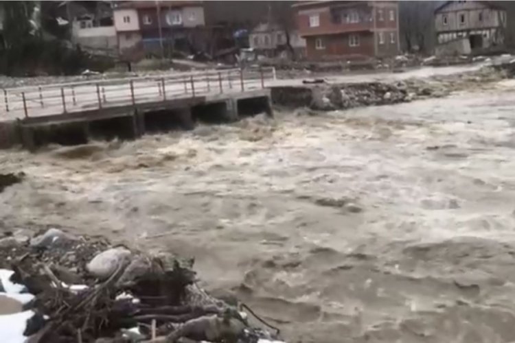 Ezine &Ccedil;ayı'nda su seviyesi y&uuml;kseldi