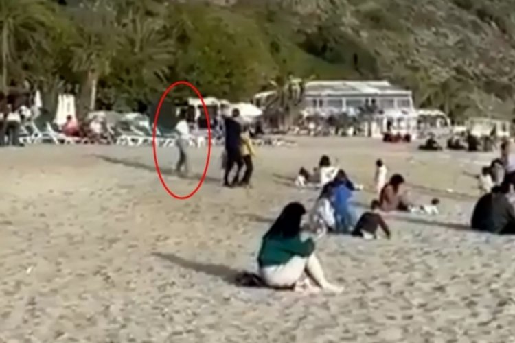 Alanya'da yama&ccedil; paraş&uuml;t&ccedil;&uuml;s&uuml; sahilde kadına &ccedil;arptı