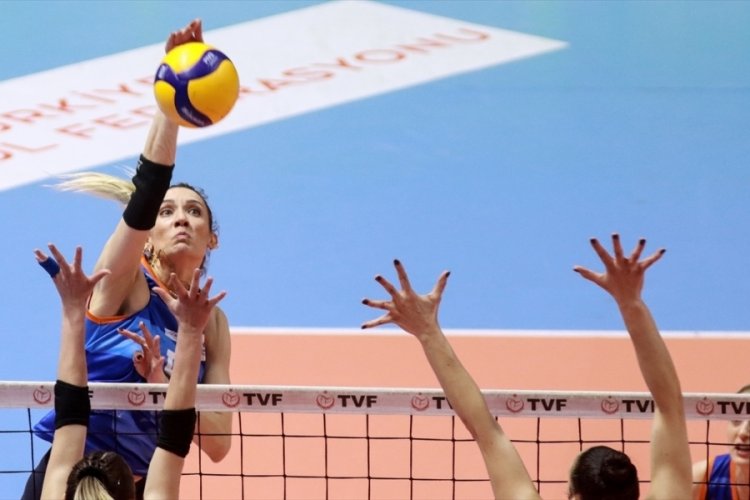 İlbank, &Ccedil;ukurova Belediyespor'u mağlup etti