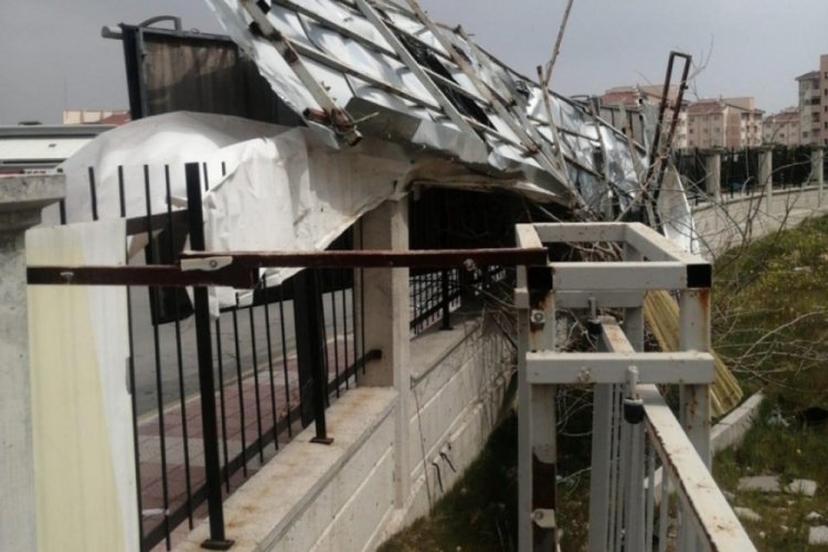 Manisa'da kum fırtınası etkili oldu