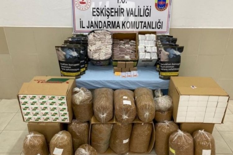 Kilolarca ka&ccedil;ak t&uuml;t&uuml;n ve makaron ele ge&ccedil;irildi