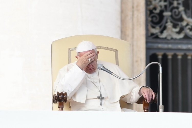 Papa, &ccedil;ocuk istismarları i&ccedil;in &ouml;z&uuml;r diledi