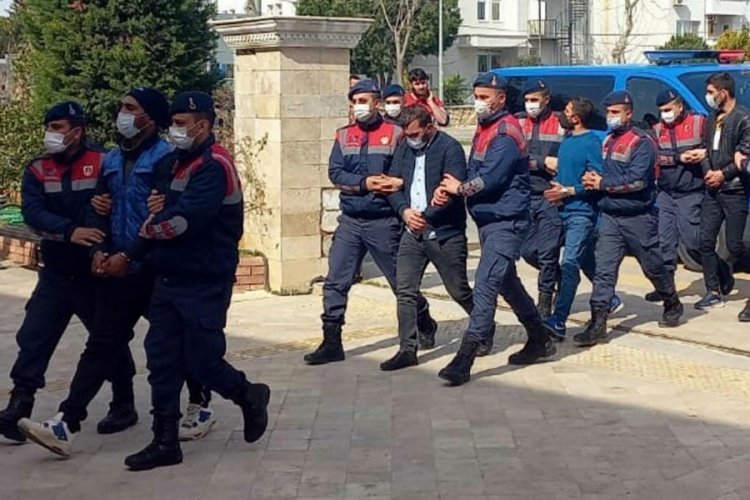 Aydın'da 3 g&ouml;&ccedil;men ka&ccedil;ak&ccedil;ılığı ş&uuml;phelisine tutuklama