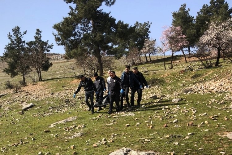 25 yaşındaki gen&ccedil; ağaca asılı halde bulundu