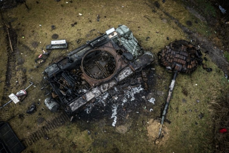 İmha edilen Rus tankı g&ouml;r&uuml;nt&uuml;lendi