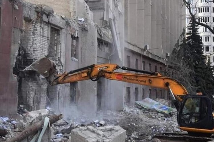 Vurulan valilik binasında 33 kişi can verdi