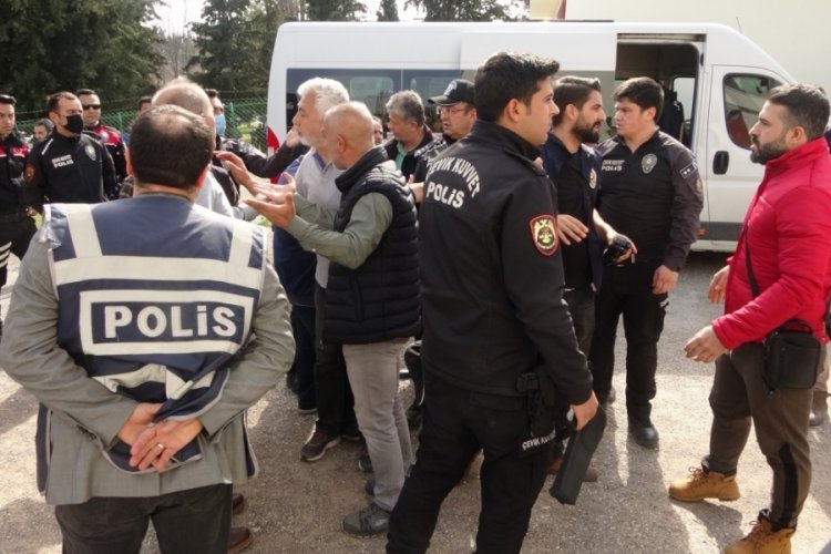 Amat&ouml;r ma&ccedil;ta yumruklu, tekmeli ve sopalı kavga &ccedil;ıktı