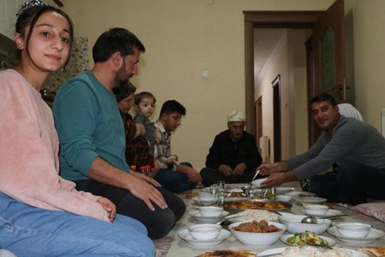 T&uuml;rkiye'de ilk iftar Şemdinli'de