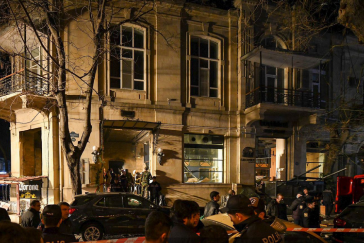 Azerbaycan'da bir eğlence kul&uuml;b&uuml;nde patlama meydana geldi