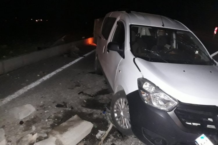 Hafif ticari ara&ccedil;lar &ccedil;arpıştı: &Ccedil;ok sayıda yaralı var