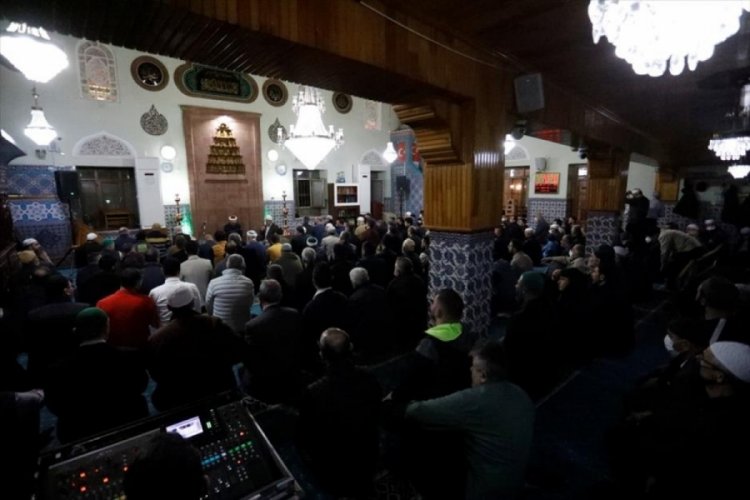 Ayasofya Camii İmam Hatibi Bursa'da teravih kıldırdı