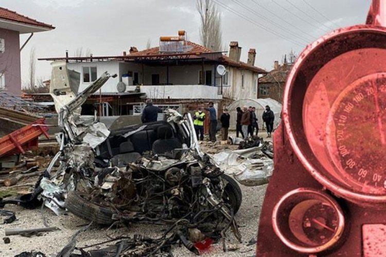 Hurdaya d&ouml;nen aracın hız ibresi 200 kilometre
