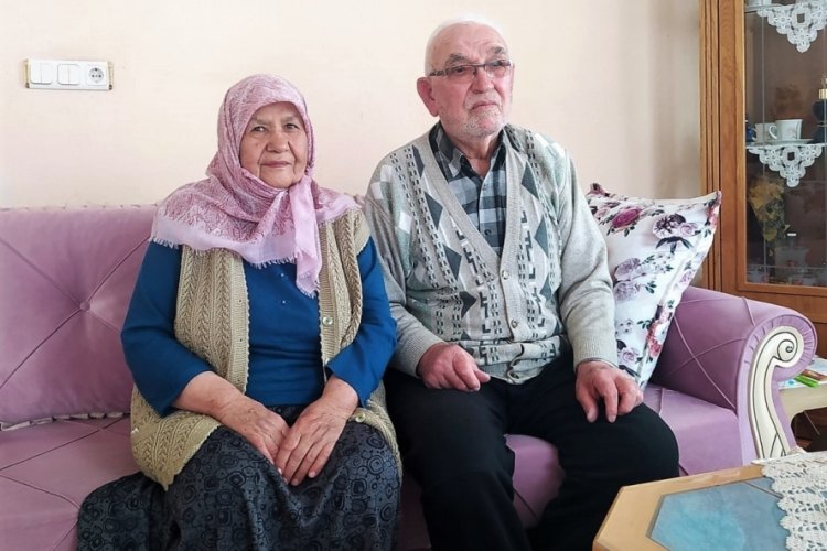 Ellerinde b&uuml;y&uuml;yen k&uuml;&ccedil;&uuml;k kız, uyku ilacıyla kendilerini soydu