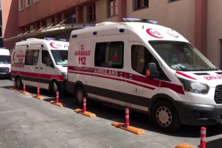 Batman'da eşini 11 yerinden bı&ccedil;akladı