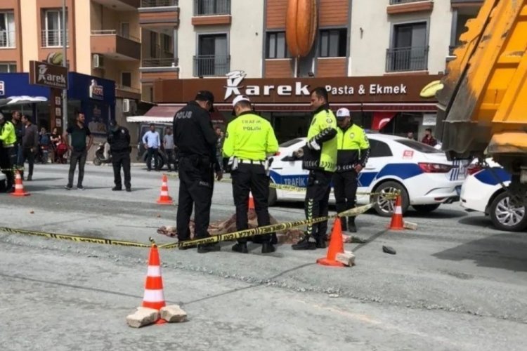 Kamyon altında kalan kadın &ouml;ld&uuml;