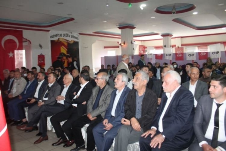 AK Parti ve MHP'den 150 kişi CHP'ye katıldı