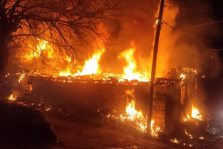 Denizli'de yalnız yaşadığı evinde &ccedil;ıkan yangında &ouml;ld&uuml;