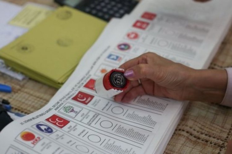 AK Partili Metin Yavuz'dan anket a&ccedil;ıklaması