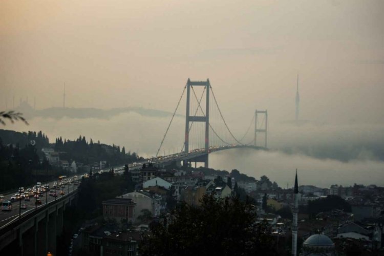 Gemi trafiğine sis engeli