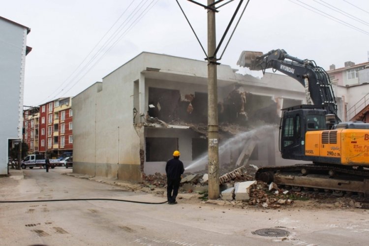 Bursa Karacabey'de ulaşıma engeldi, kaldırıldı