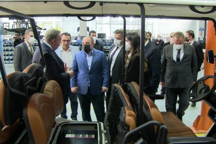 Bakanlar Varank ve Nebati, Bursa'da Togg'un direksiyonuna ge&ccedil;ti