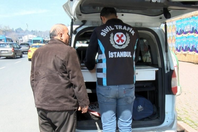 İstanbul'da &ccedil;alışma belgesi olmayan taksiciye ceza