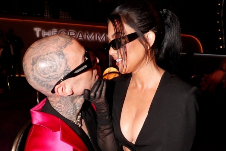 Kourtney Kardashian ile Travis Barker evlendi